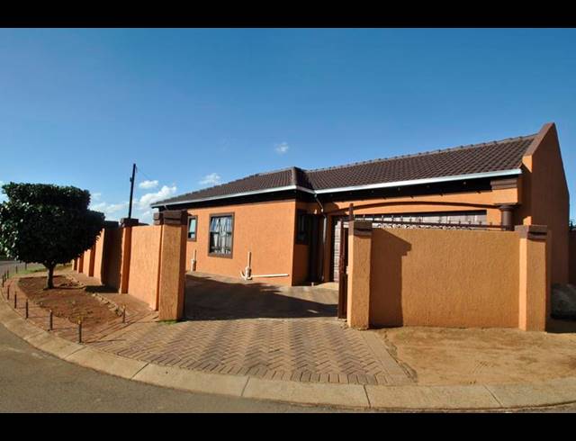 3 BEDROOM HOUSE FOR SALE IN DAWN PARK